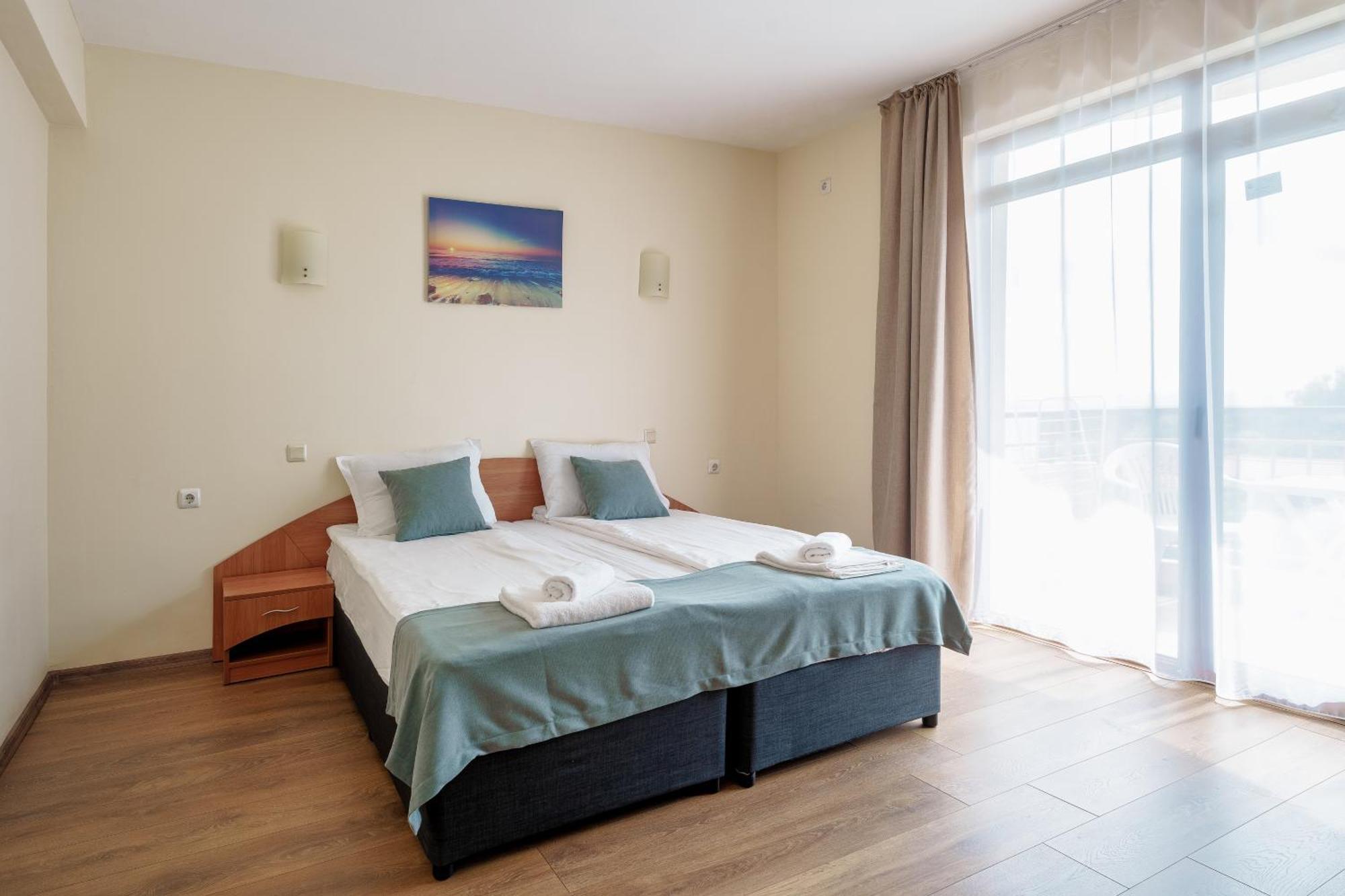 Hotel Milan Primorsko Esterno foto