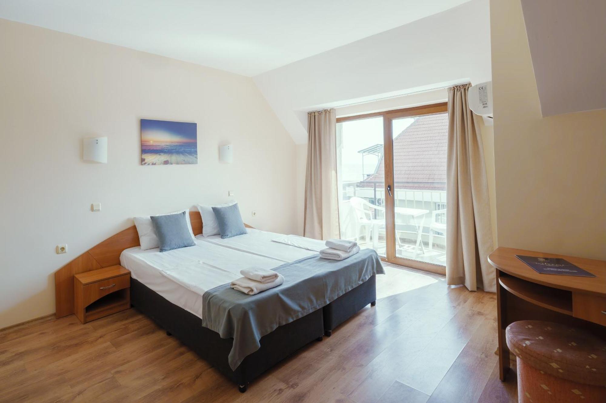 Hotel Milan Primorsko Esterno foto