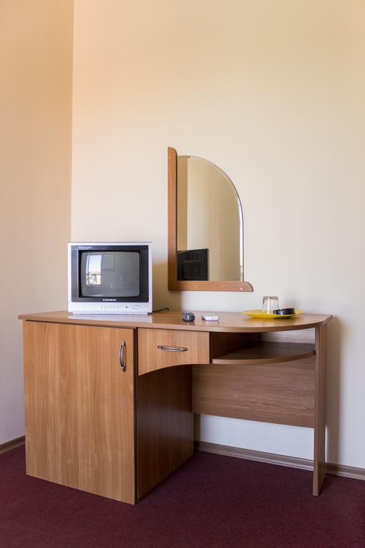 Hotel Milan Primorsko Esterno foto