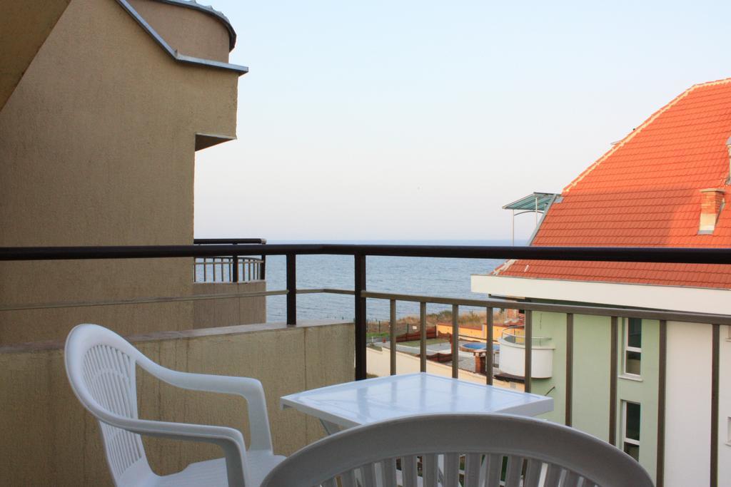Hotel Milan Primorsko Esterno foto