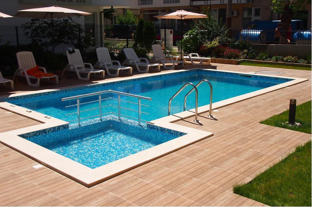 Hotel Milan Primorsko Esterno foto