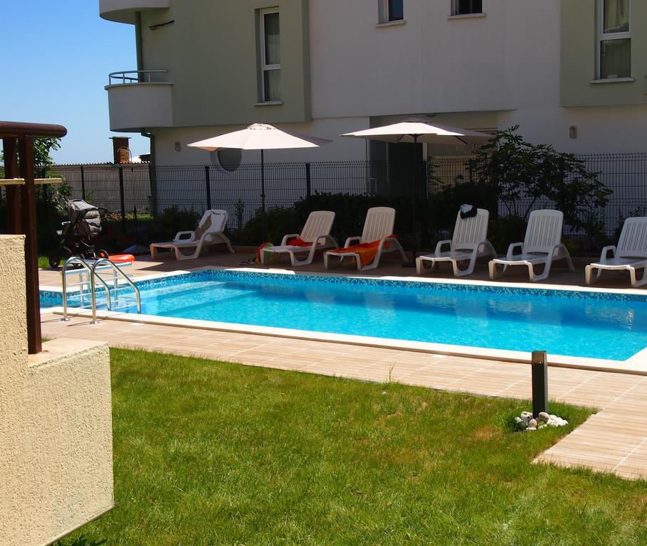 Hotel Milan Primorsko Esterno foto