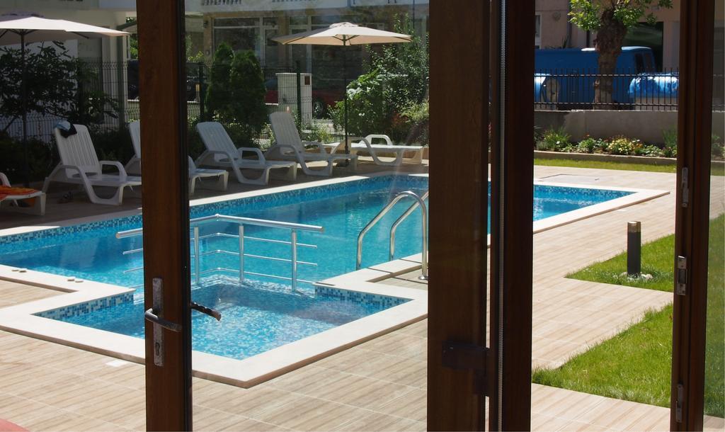 Hotel Milan Primorsko Esterno foto